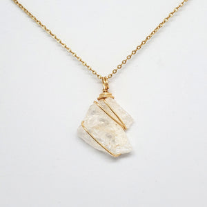 Clear Quartz Pendant Necklace (Gold)