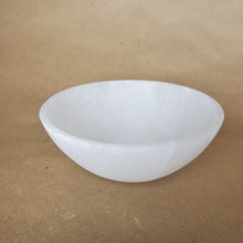 Load image into Gallery viewer, Selenite Bowl 6&quot;