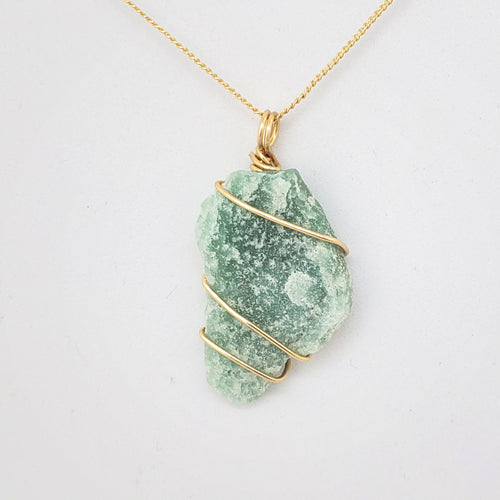 Green Aventurine Pendant Necklace (Gold)