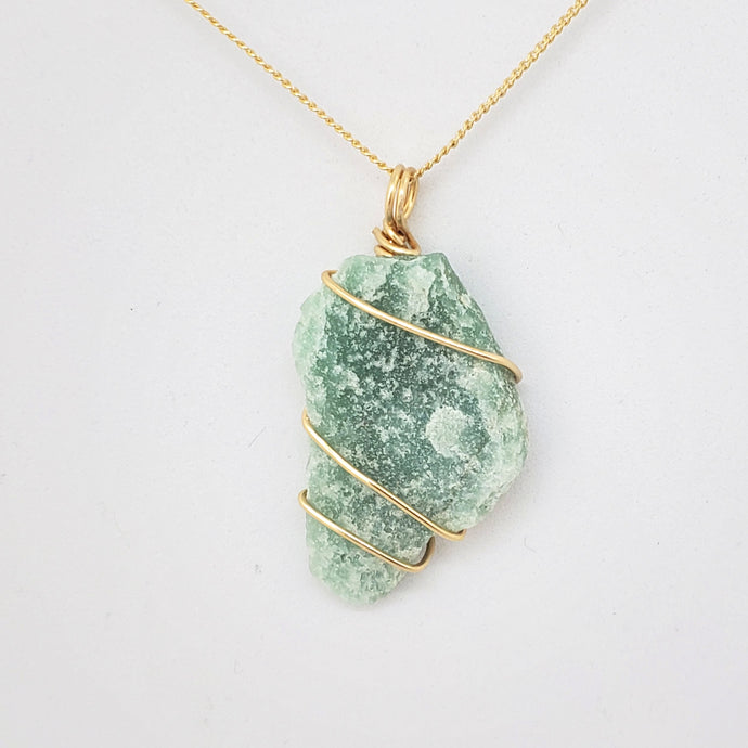 Green Aventurine Pendant Necklace (Gold)
