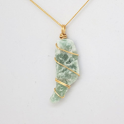 Green Aventurine Pendant Necklace (Gold)