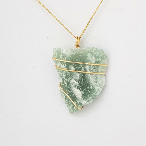 Green Aventurine Pendant Necklace (Gold)