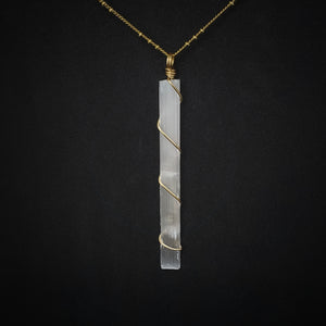 Selenite Pendant Necklace (Gold)