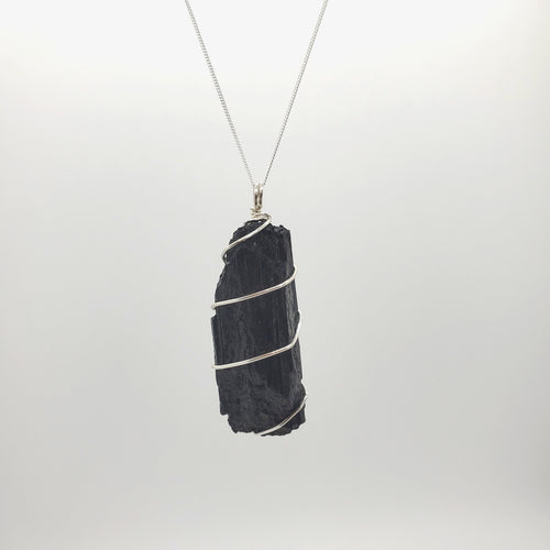 Black Tourmaline Pendant Necklace (Silver)