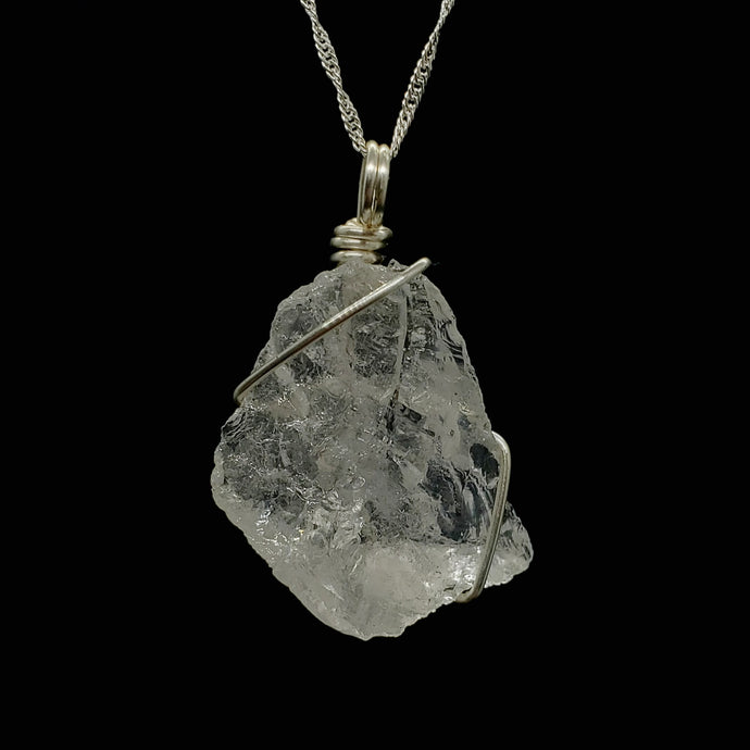 Clear Quartz Crystal Pendant Necklace (Silver)