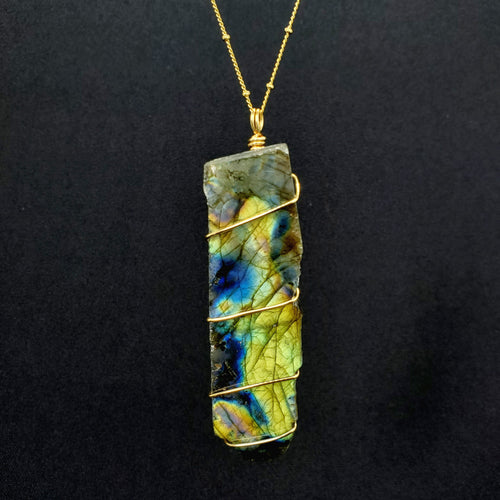 Labradorite Pendant Necklace (Gold)